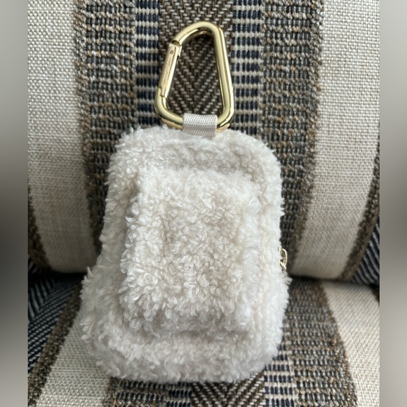 ✨LULULEMON Athletica Nano Clip-On
Fleece Backpack Light Ivory - Picture 4 of 13